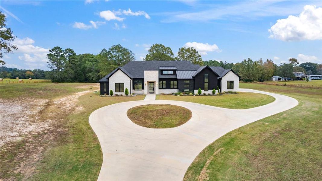 Image 38 of a home in .