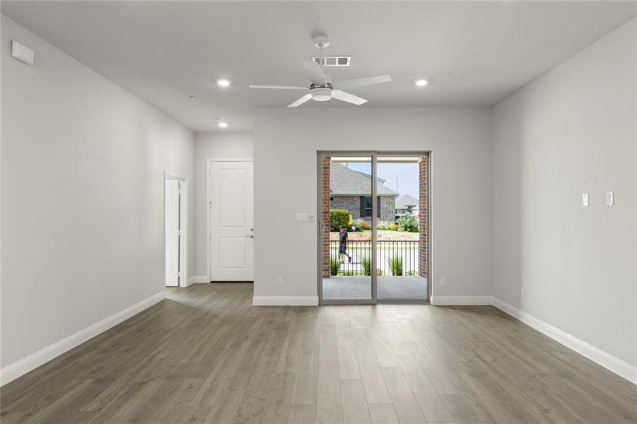 Spacious, unfurnished interior of a new home in Woodbridge, Wylie (Image 21).