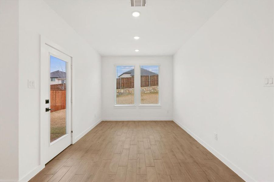 Spacious, unfurnished interior of a new home in Talon Hills, Saginaw (Image 18).