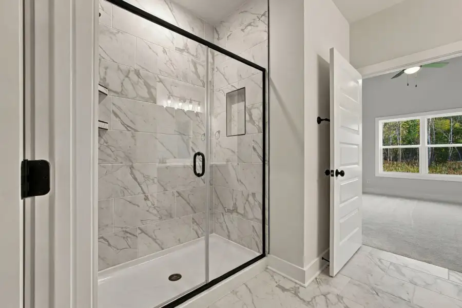 Modern Walk In Shower