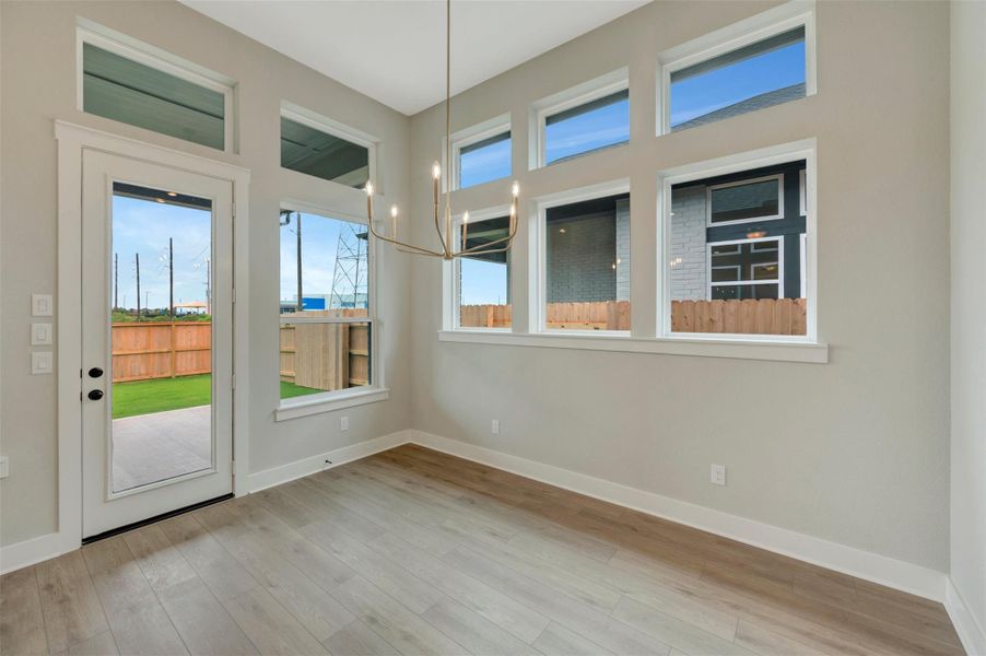 Spacious, unfurnished interior of a new home in Elyson - Reserve Collection, Katy (Image 18).