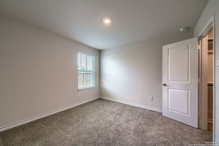Spacious, unfurnished interior of a new home in , San Antonio (Image 12).