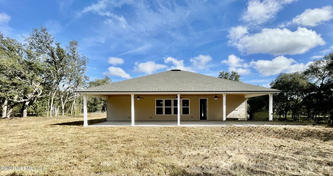 Exterior details and patio area of a home in , Keystone Heights (Image 17).