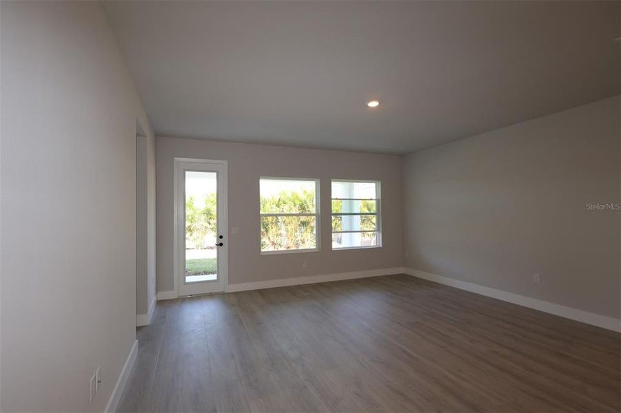 Spacious, unfurnished interior of a new home in Waterset Tradition Series, Apollo Beach (Image 15).