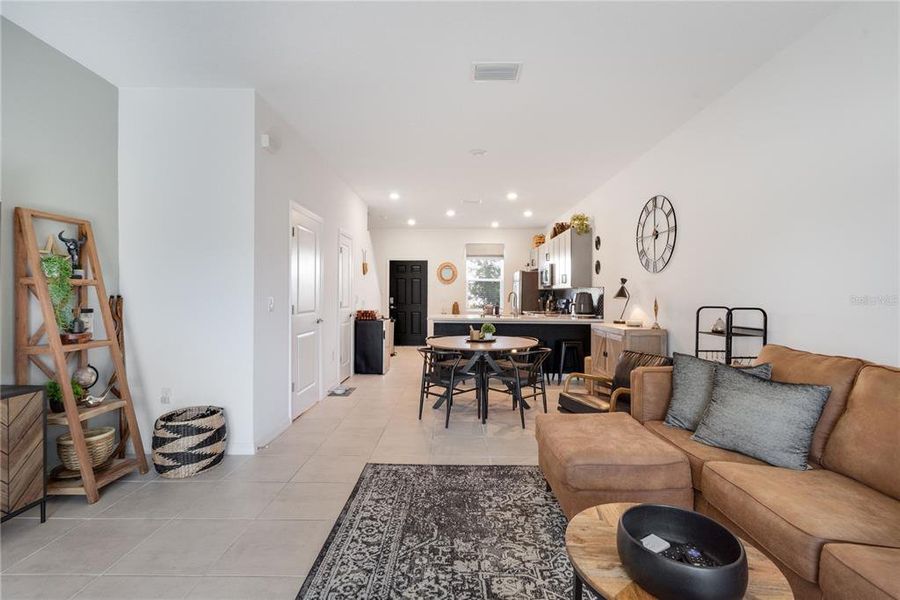 Furnished interior view inside a new home in , Sarasota (Image 32).