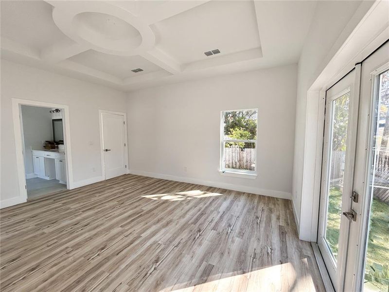 Spacious, unfurnished interior of a new home in , Crystal Beach (Image 6).
