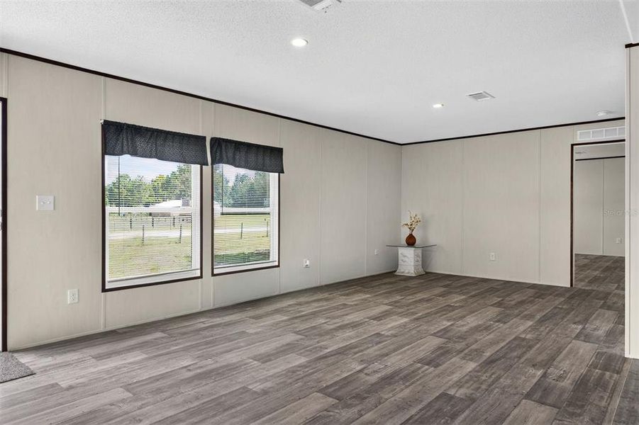 Spacious, unfurnished interior of a new home in , Bronson (Image 16).