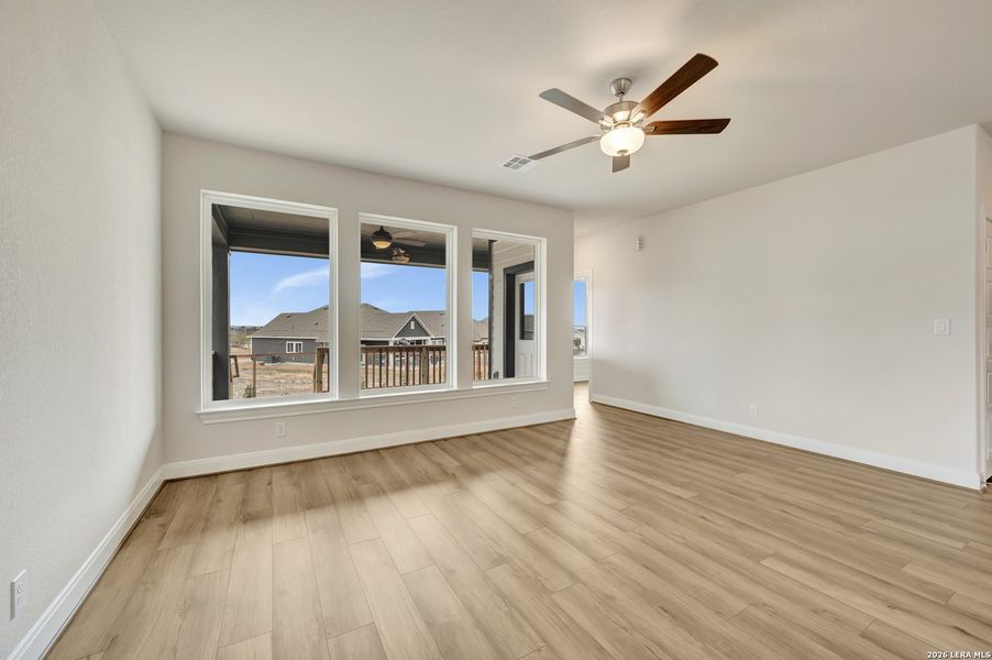 Spacious, unfurnished interior of a new home in The Crossvine 45’, Schertz (Image 24).