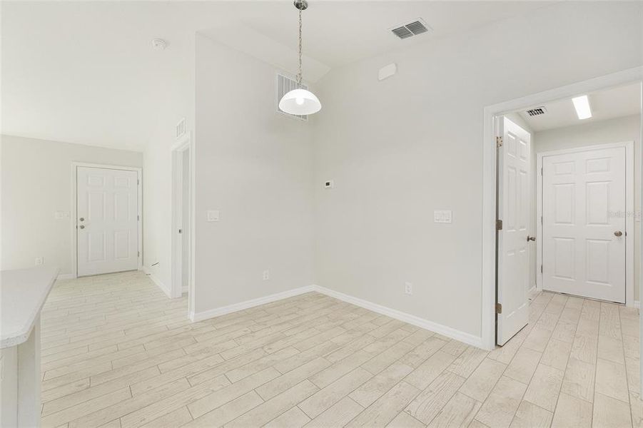 Spacious, unfurnished interior of a new home in , Ocala (Image 13).