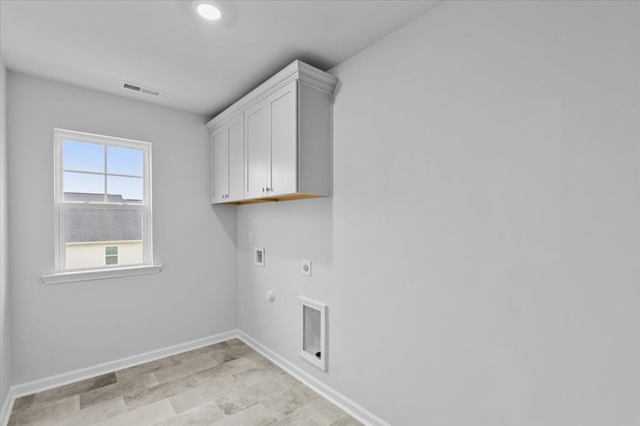 Spacious, unfurnished interior of a new home in Fieldstone, Lexington (Image 39). Spacious, unfurnished interior of a new home in Fieldstone, Lexington (Image 39).