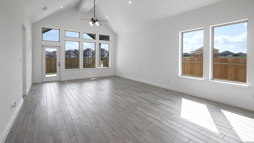 Spacious, unfurnished interior of a new home in Legacy at Lake Dunlap, New Braunfels (Image 16).
