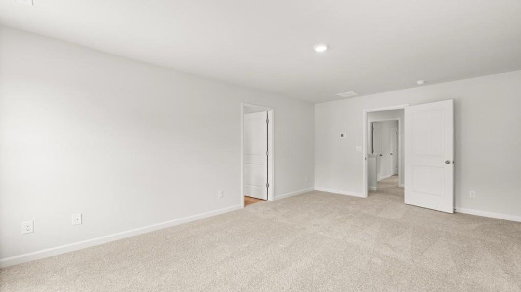 Spacious, unfurnished interior of a new home in Northwoods at Mirror Lake, Villa Rica (Image 25).