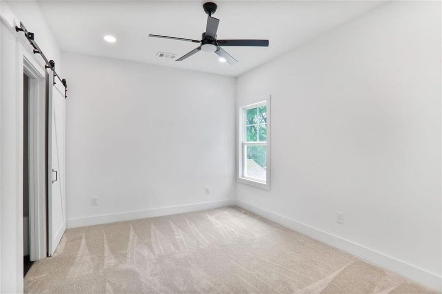 Spacious, unfurnished interior of a new home in , Atlanta (Image 17).