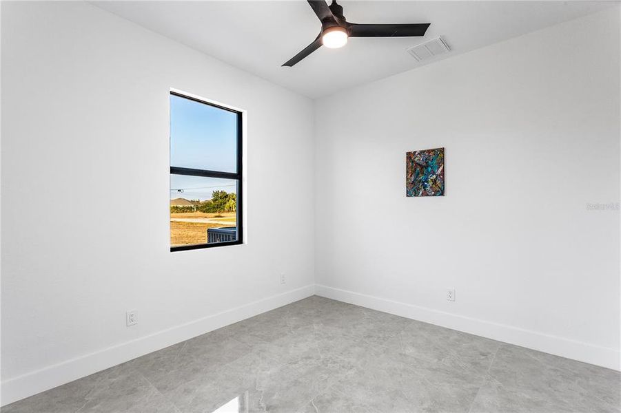 Spacious, unfurnished interior of a new home in , Cape Coral (Image 19).