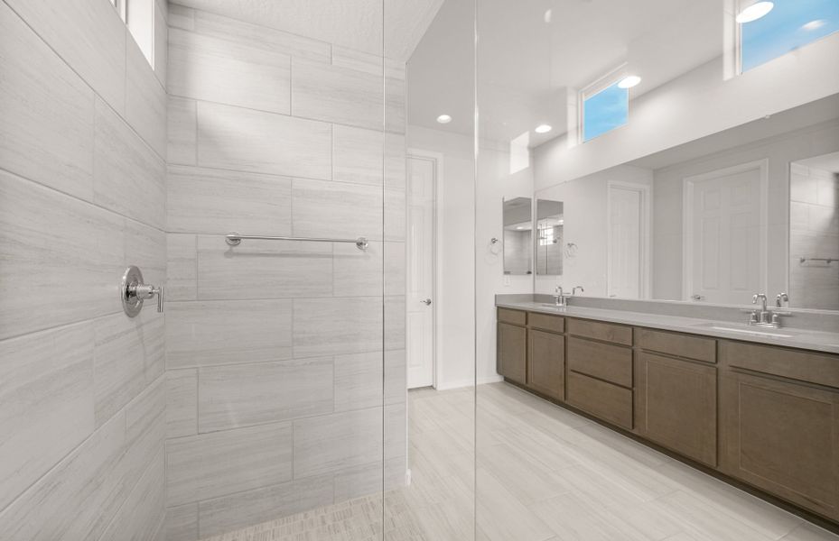 Furnished interior view inside a new home in Allen Ranches, Litchfield Park (Image 14).