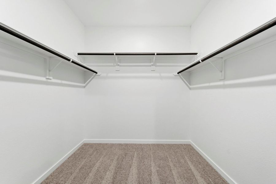 Spacious, unfurnished interior of a new home in Caney Mills, Conroe (Image 17).