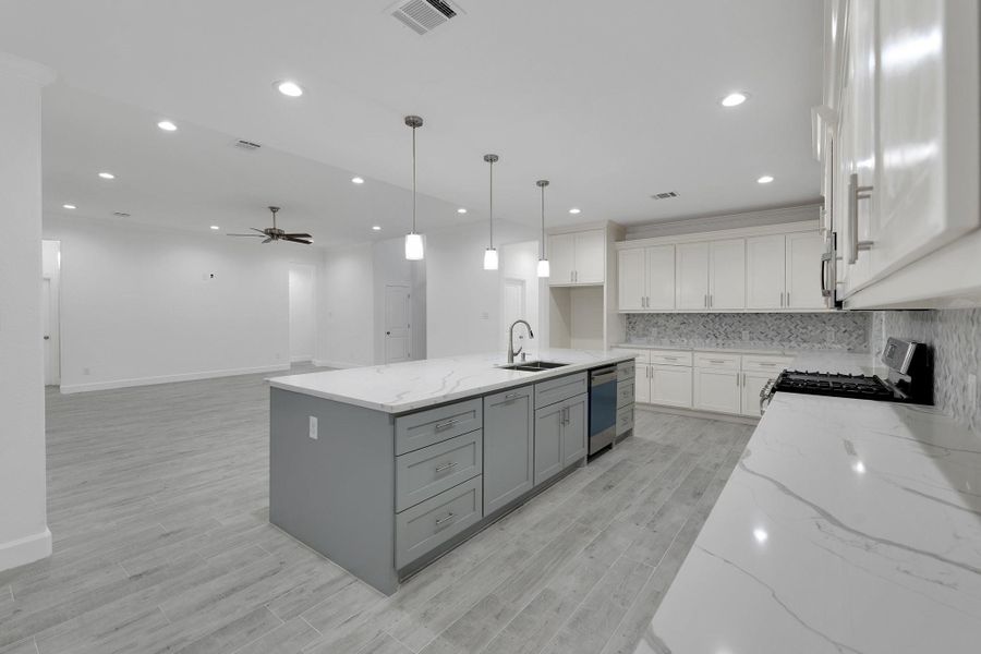 Image 4 of a home in .