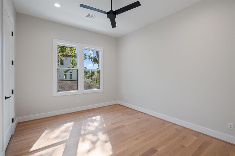 Guest bedroom