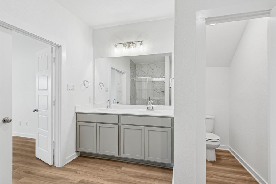 Furnished interior view inside a new home in Miller's Pond, Rosenberg (Image 7).