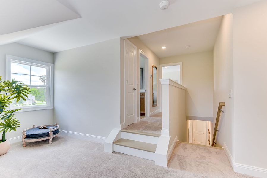 Upper Level Bonus Room