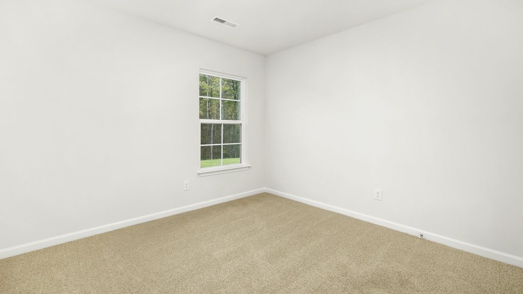 Spacious, unfurnished interior of a new home in Quail Haven, Winston-Salem (Image 10).