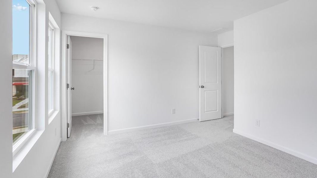 Spacious, unfurnished interior of a new home in Heritage River, Euharlee (Image 13).