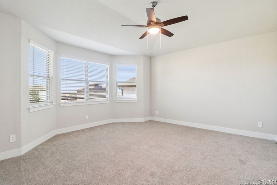 Spacious, unfurnished interior of a new home in Legendary Trails - Premier Series, Cibolo (Image 40).