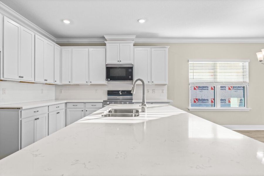 Furnished interior view inside a new home in Lake Merial, Panama City (Image 9).