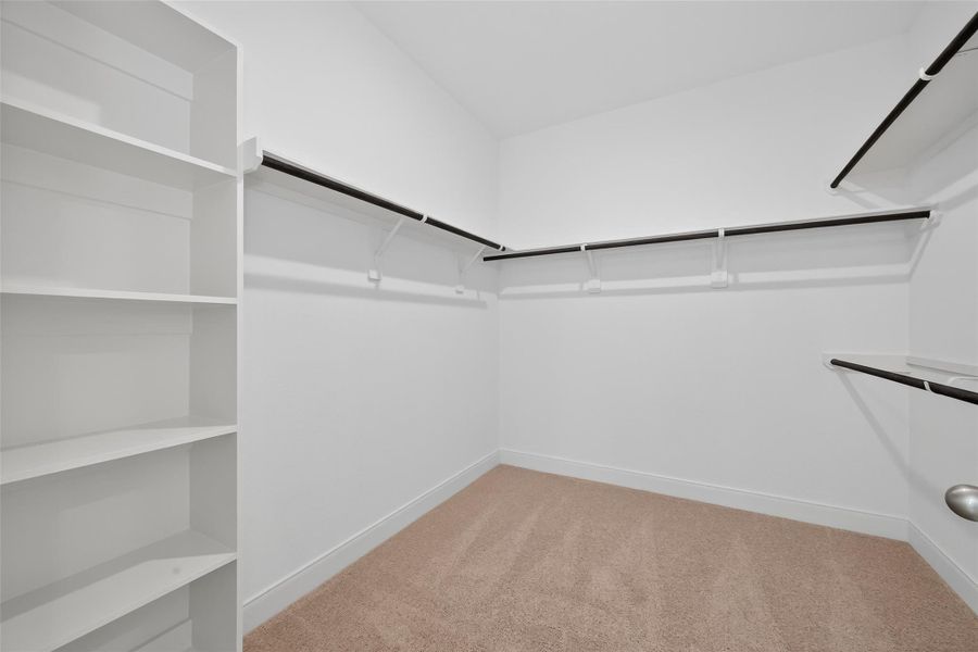 Spacious, unfurnished interior of a new home in Lago Mar, La Marque (Image 34).