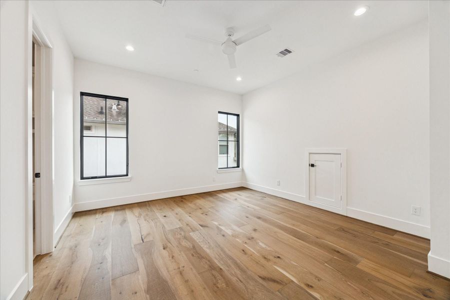 Bed 6 - 2nd Floor Bed 6 - 2nd Floor