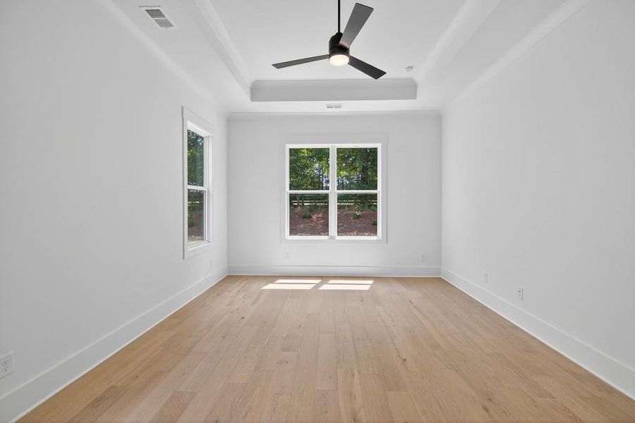 Spacious, unfurnished interior of a new home in Livingstone Park, Kennesaw (Image 41).