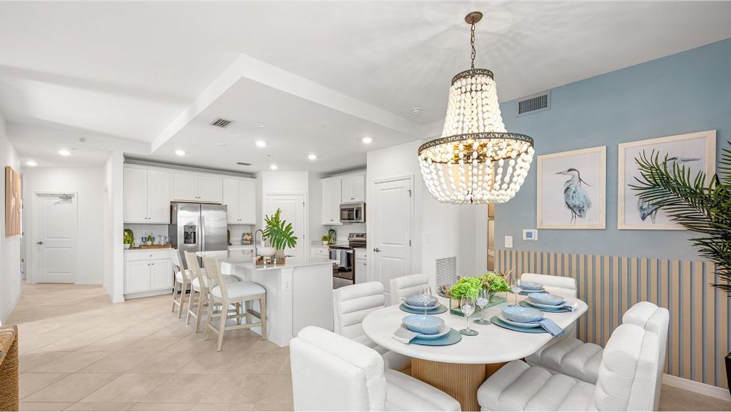 6101 Hibiscus Breakfast Nook 2of2