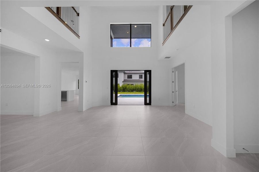 Spacious, unfurnished interior of a new home in , Miami (Image 19).