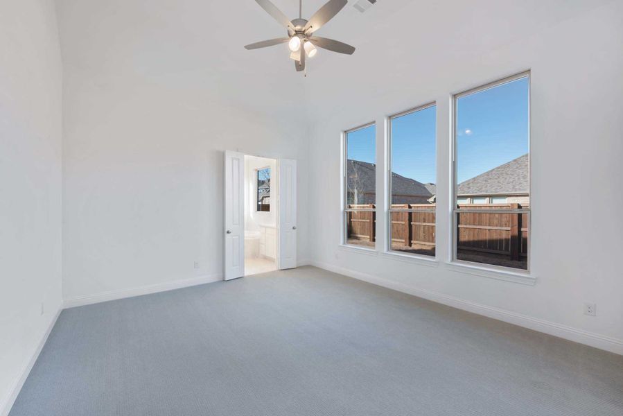 Representative unfurnished interior of a home built from the 217 by Highland Homes in Cross Creek West, Fulshear (Image 16).
