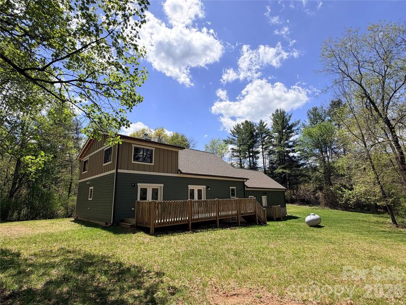 Exterior details and patio area of a home in , Laurel Springs (Image 4).