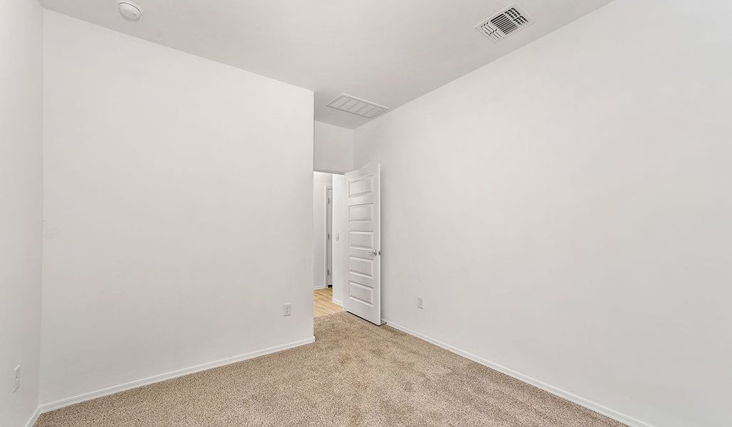 Spacious, unfurnished interior of a new home in Entrada Del Toro at Rancho Sahuarita, Sahuarita (Image 31).