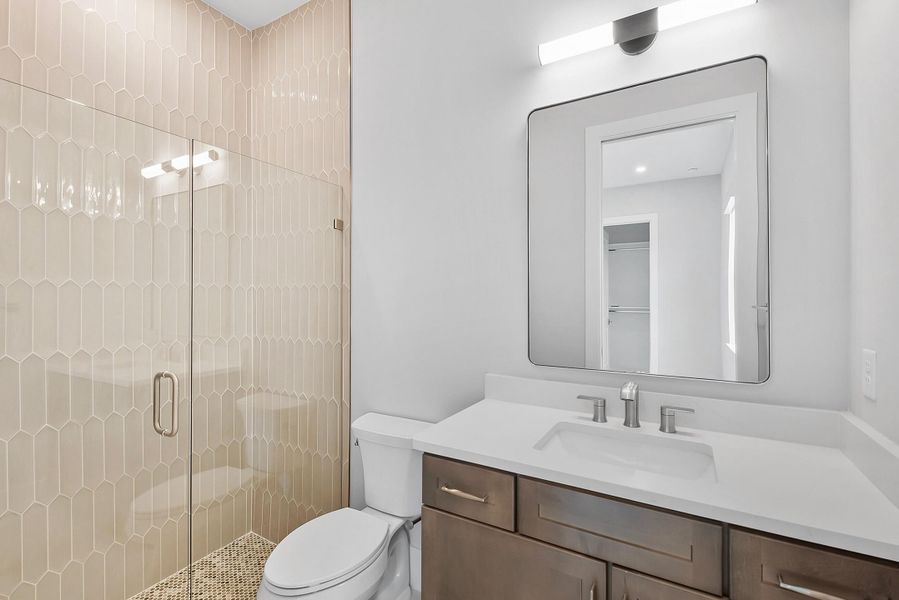 Bedroom 5 ensuite