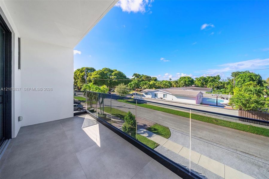Exterior details and patio area of a home in , Miami (Image 31).