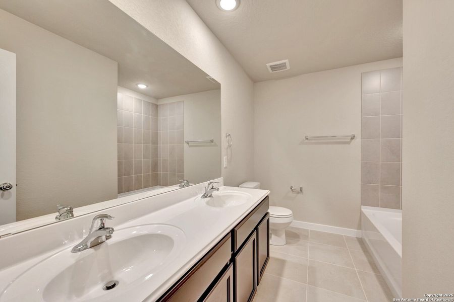 Furnished interior view inside a new home in Winding Brook, San Antonio (Image 11). Furnished interior view inside a new home in Winding Brook, San Antonio (Image 11).