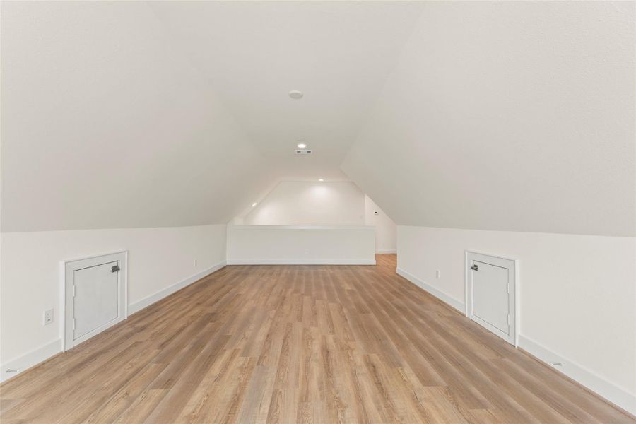 Spacious, unfurnished interior of a new home in , Houston (Image 23).