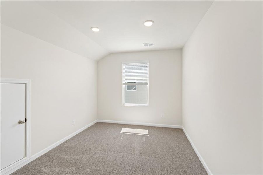 Spacious, unfurnished interior of a new home in Conner Springs, Social Circle (Image 20).