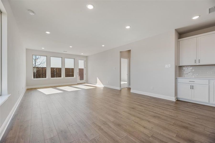 Spacious, unfurnished interior of a new home in Spiritas Ranch, Little Elm (Image 25).