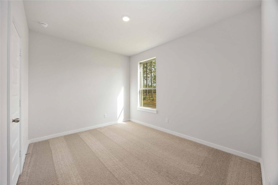 Spacious, unfurnished interior of a new home in Deer Pines, Conroe (Image 13). Spacious, unfurnished interior of a new home in Deer Pines, Conroe (Image 13).