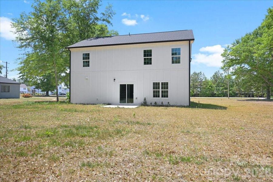 Exterior details and patio area of a home in , Pageland (Image 4).