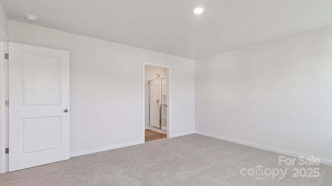 Spacious, unfurnished interior of a new home in Woodhaven at Chester, Chester (Image 8).