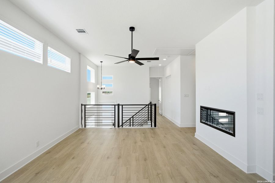 Spacious, unfurnished interior of a new home in Prominence Urban, San Antonio (Image 18).