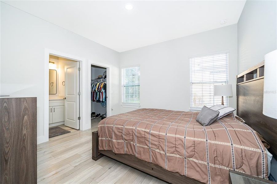 Furnished interior view inside a new home in , Kissimmee (Image 9).