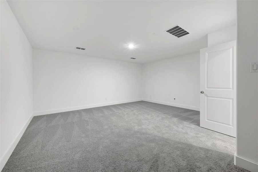 Spacious, unfurnished interior of a new home in Lilyana, Celina (Image 36).