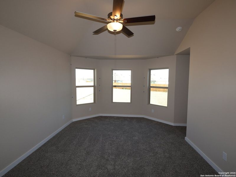 Spacious, unfurnished interior of a new home in Greenspoint Heights, San Antonio (Image 26).