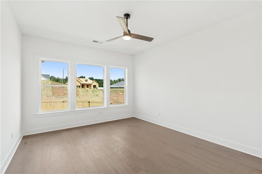 Spacious, unfurnished interior of a new home in Old Mill Preserve, Dallas (Image 15).